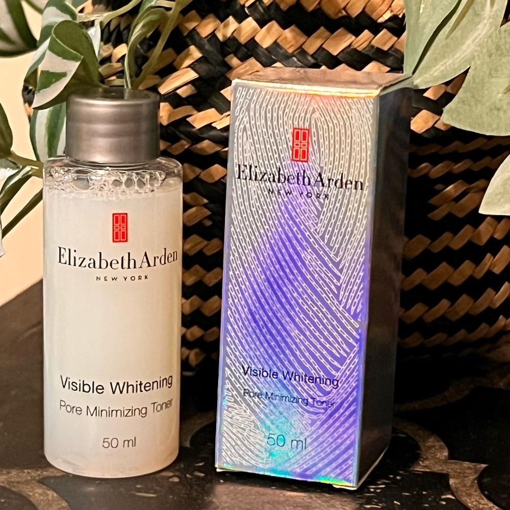 Elizabeth Arden Visible Whitening Pore Minimizing (2) - Picture 2 of 2